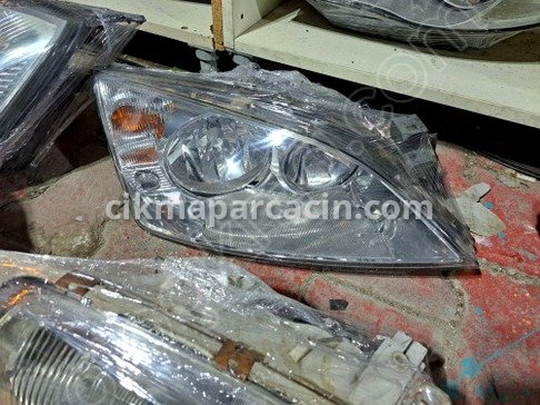Ford Mondeo Sağ Ön Far çıkma parça
