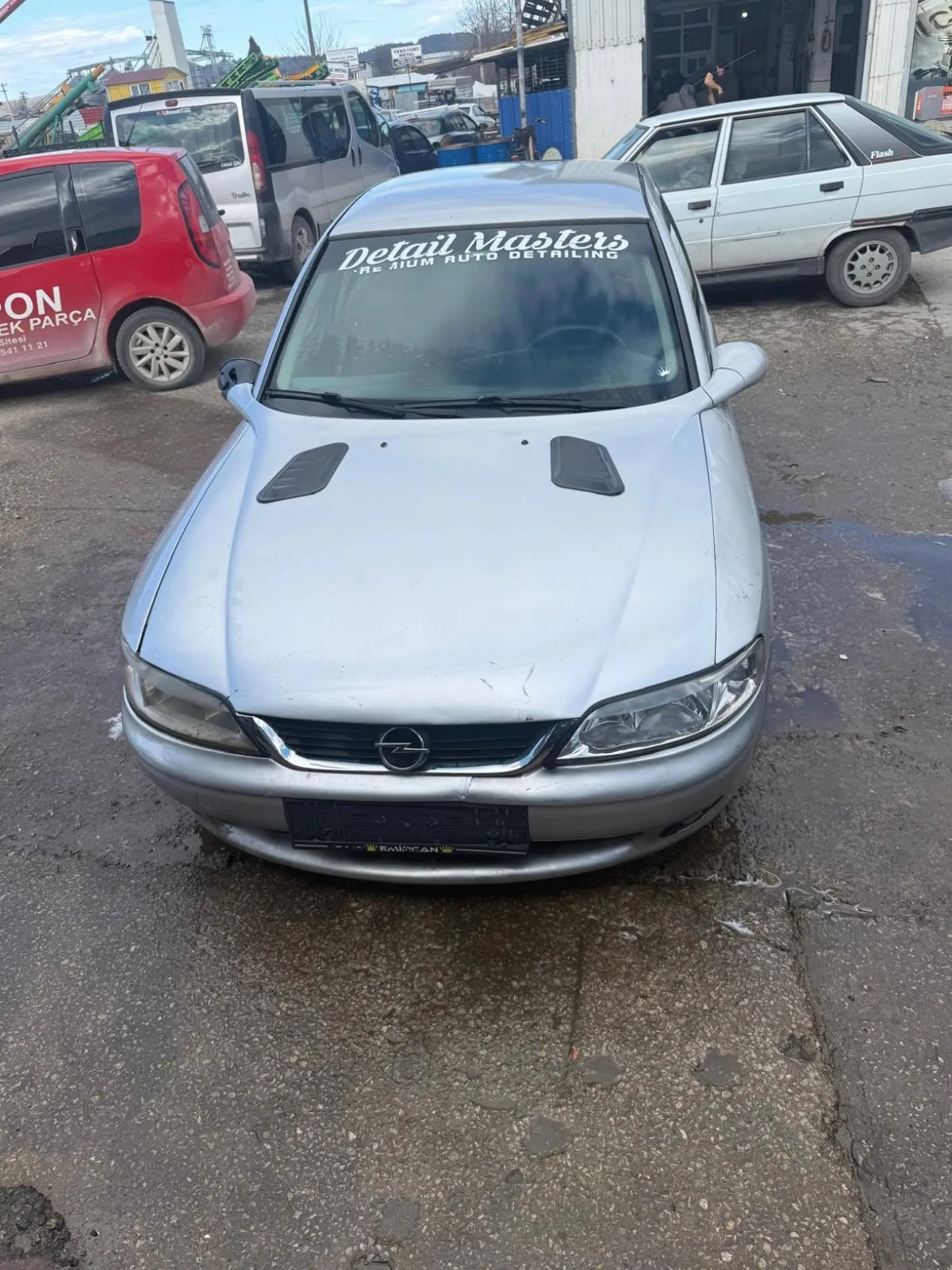 Opel Vectra Çamurluk (Arka) 2000 - 1,8 - 2,0 Tüm parçalar bulunur