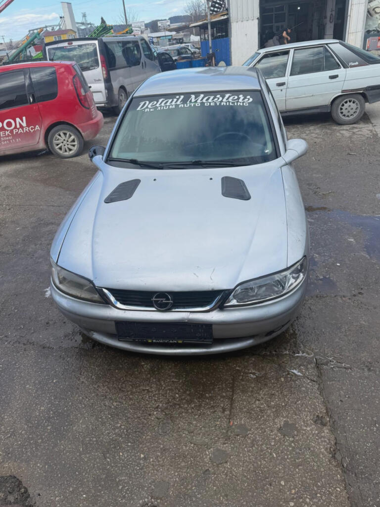 Opel Vectra Kondenser çıkma parça