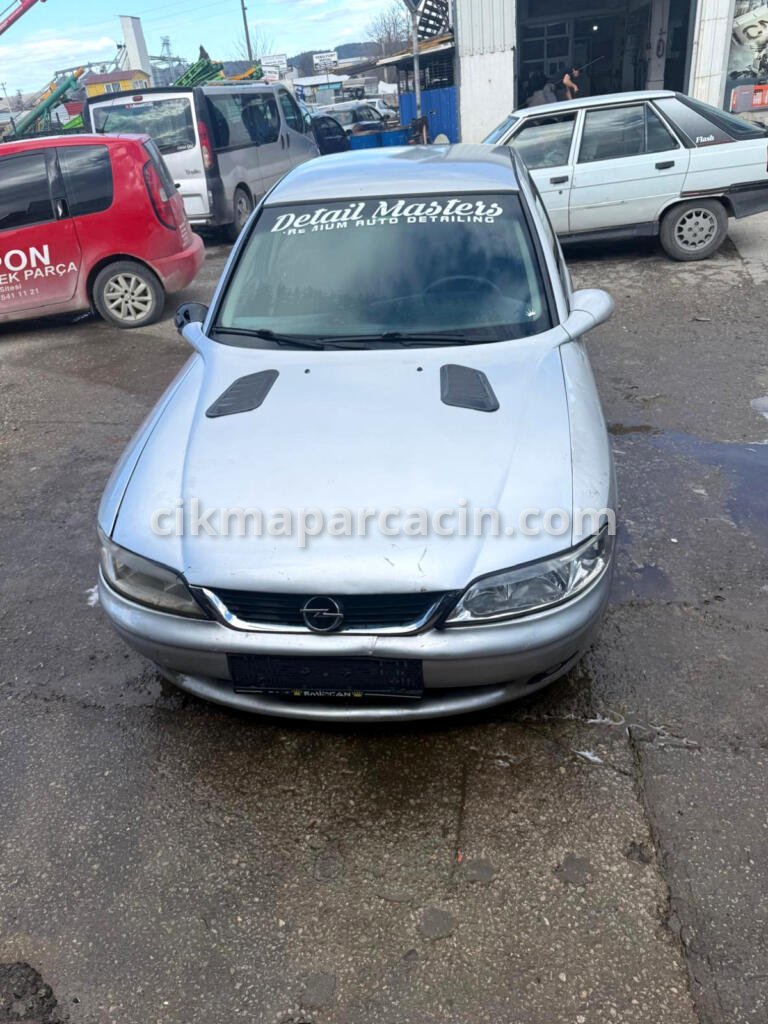 Opel Vectra Silindir Kapak çıkma parça