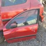 Peugeot 206 Sol Ön Kapı çıkma parça - İNAN OTO ÇIKMA YEDEK PARÇA ALIM SATIM Adana