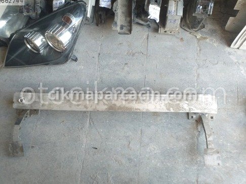 Peugeot 208 Tampon Demiri çıkma parça