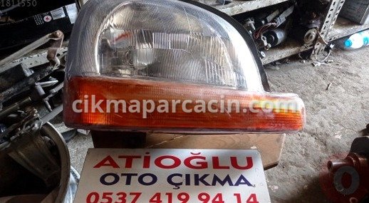Renault Kangoo Sağ Ön Far çıkma parça