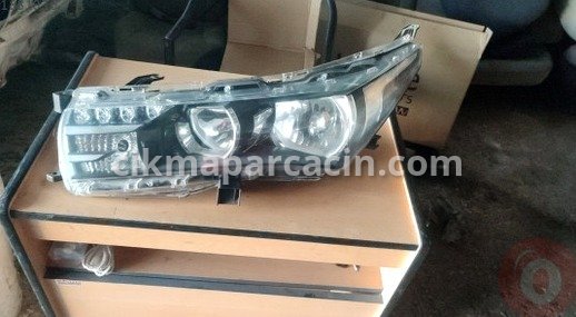 Toyota Corolla Sol Ön Far çıkma parça