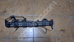 W204 c180 arka tampon orta braketi