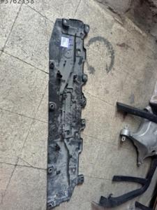 Xc60 volvo alt taban sacı muhafazasi sıfır