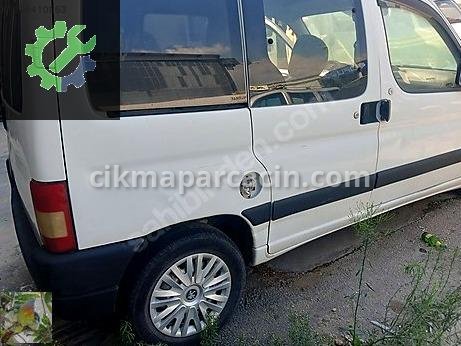 Peugeot Partner Sağ Kapı çıkma parça