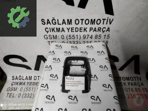 8V0864376B AUDİ A3 ÇIKMA ORTA KONSOL ARKA SAKLAMA ÇERÇEVESİ