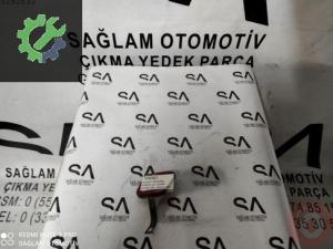 9680443477 PEUGEOT 308 ÇIKMA ARKA TAMPON ÇEKİ DEMİR KAPAĞI