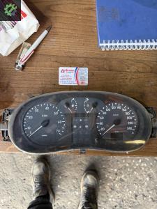 Renault Clio 2 gösterge paneli 1.4 – 8 valf Tertemiz