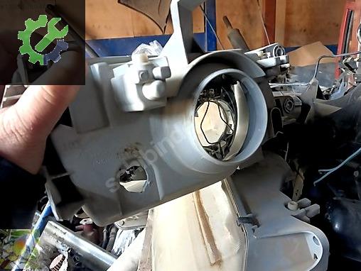 Mazda 323 Sol Ön Far çıkma parça