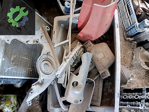 Mazda 2 Sağ Ön Far çıkma parça