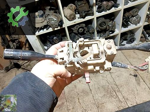 Mitsubishi L200 Sinyal Kolu çıkma parça