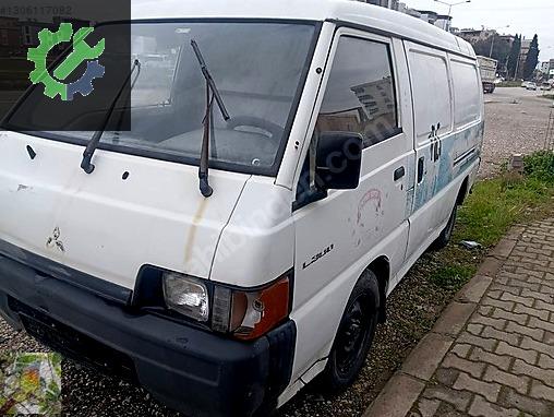 Mitsubishi L200 Çamurluk (Arka) çıkma parça