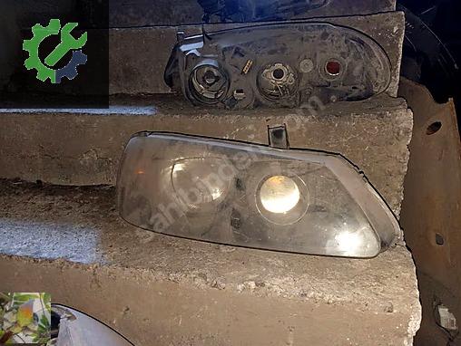 Nissan Almera Sağ Ön Far çıkma parça
