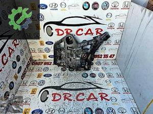 PEUGEOT 2008 SOL ARKA TAMPON BRAKETİ ORJİNAL ÇIKMA 9825854180