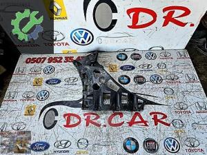 PEUGEOT 408 ARKA TAMPON BRAKETİ ORJİNAL ÇIKMA PARÇA 9838475180