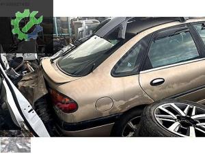 RENAULT MEGANE 1 ARKA BAGAJ KAPAĞI ORJİNAL ÇIKMA PARÇA (2. Adet)