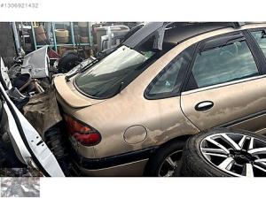 RENAULT MEGANE 1 ARKA BAGAJ KAPAĞI ORJİNAL ÇIKMA PARÇA