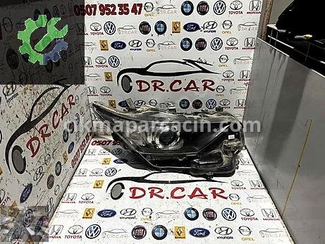 Toyota Auris Sağ Ön Far çıkma parça