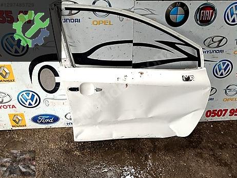 Toyota Corolla Kapı (Ön Sağ) çıkma parça