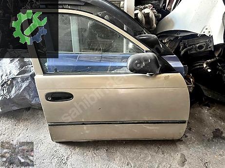 Toyota Corolla Kapı (Ön Sağ) çıkma parça