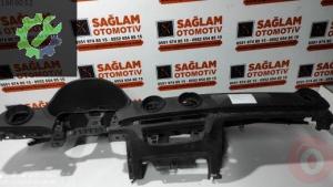 AUDİ A3 13-16 ÇIKMA ÖN GÖĞÜS OEM; 8V1857001