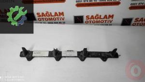 Audi A3 Sportback Arka Tampon Braketi 8P4807861B