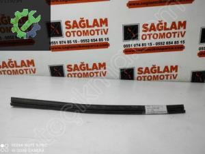 AUDİ A3 SPORTBACK SOL-SAĞ ARKA CAM SIYIRICI FİTİL 8V4839479