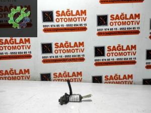 AUDİ-VW A4-A6-PASSAT ÇIKMA DEBRİYAJ ÜST MERKEZİ OEM; 8E1721401C