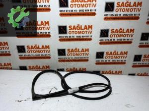 ÇIKMA HYUNDAİ İ20 08-14 SOL ARKA KAPI ÇERÇEVE FİTİLİ