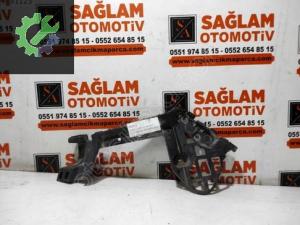 ÇIKMA RENAULT CLİO-3-GRANDTOUR 04-12 SAĞ ARKA TAMPON BRAKETİ OEM 8200583033