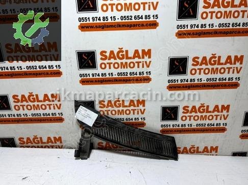 Renault Megane Ön Cam Izgarası çıkma parça