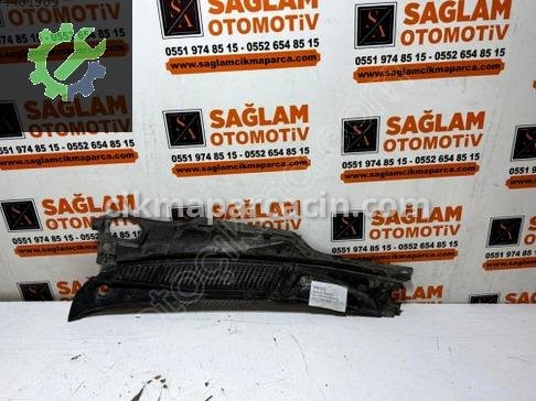 Renault Megane Ön Cam Izgarası çıkma parça