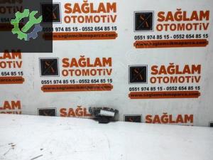 ÇIKMA VW JETTA 11-14 SAĞ ÖN TAMPON BRAKETİ