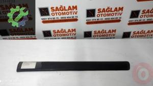 DACİA LOGAN ÇIKMA SAĞ ÖN KAPI ÇİTASI OEM; 8200476580