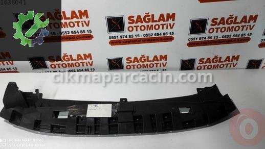 Ford Fiesta Reflektör çıkma parça