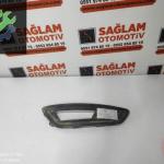FORD FOCUS 2014 SAĞ SİS FARI ÇERÇEVESİ OEM; F1EB-15A298-A