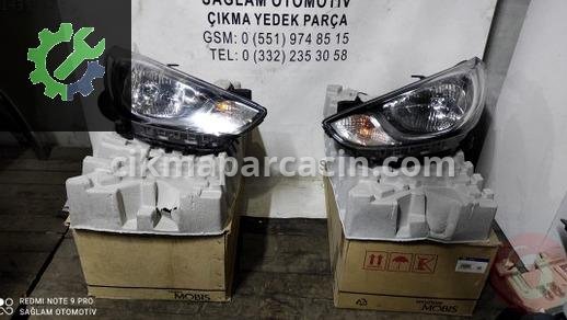 Hyundai Accent Sağ Ön Far çıkma parça