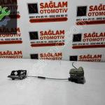 KİA RİO 12-17 SAĞ ÖN KAPI KİLİDİ,İÇ KAPI KOLU 82620-1W010