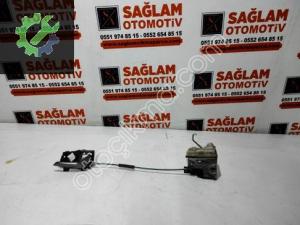 KİA RİO 12-17 SAĞ ÖN KAPI KİLİDİ,İÇ KAPI KOLU 82620-1W010
