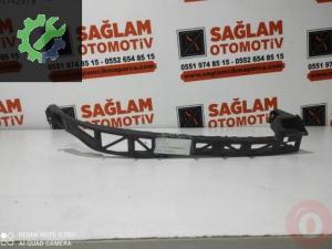 MAZDA 3 ÇIKMA SAĞ ÖN FAR BRAKETİ OEM; 4K50151