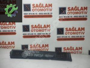 MAZDA 323 90-95 ÇIKMA ORTA HAVALANDIRMA IZGARASI