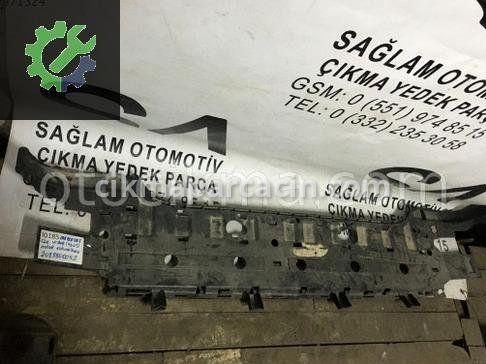 Mercedes-Benz CLK Çeki Demir Kapağı çıkma parça