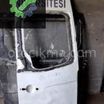 MERCEDES SPRİNTER SAĞ KAPI
