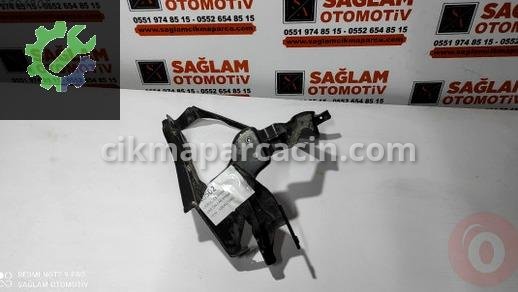 Mercedes-Benz C Serisi Far Braketi çıkma parça
