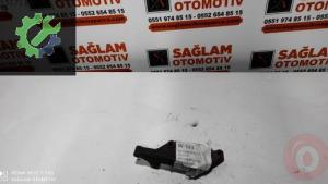 OEM; 02B409905 VW T4 2.4-2.5 TDİ ÇIKMA AKİS BAĞLANTI KULAĞI