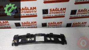 OEM; 13212765 OPEL MERİVA-A ÇIKMA ÖN TAMPON ORTA BRAKET
