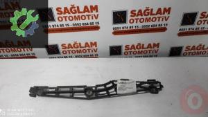 OEM; 13238838 OPEL İNSİGNİA ÇIKMA SAĞ ARKA TAMPON BRAKETİ