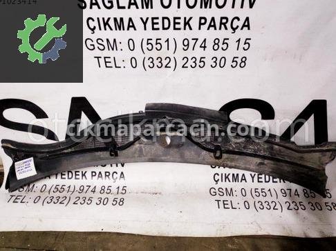 Mercedes-Benz CLK Ön Cam Izgarası çıkma parça